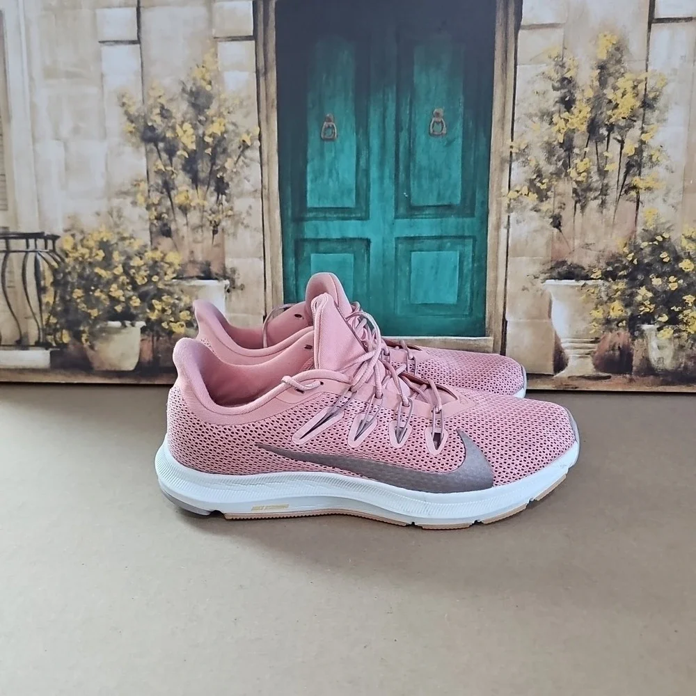 Nike‎ Quest 2 Women's Pink Silver Running Shoes Size 11 C13803-600